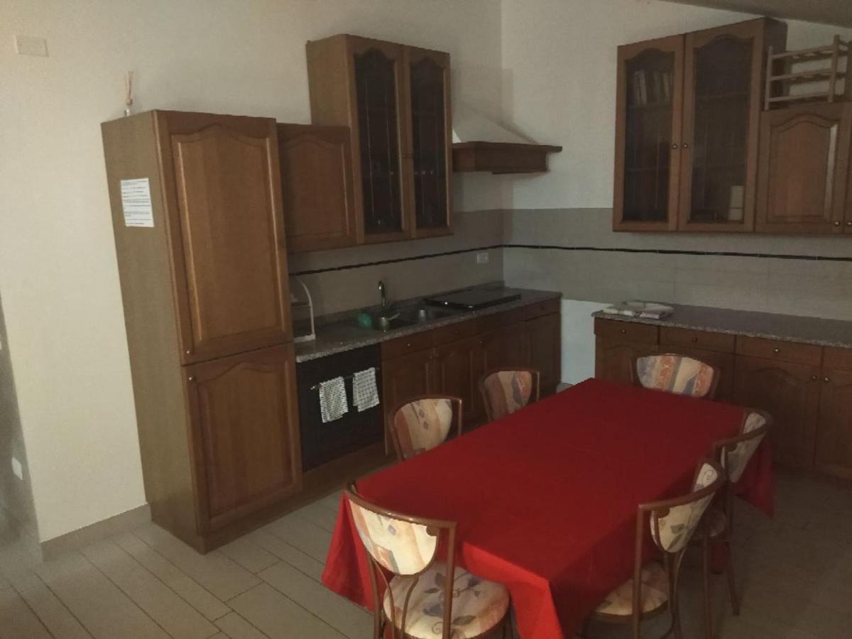 Room In Guest Room - Single Room Between Padua And Chioggia Brugine Kültér fotó